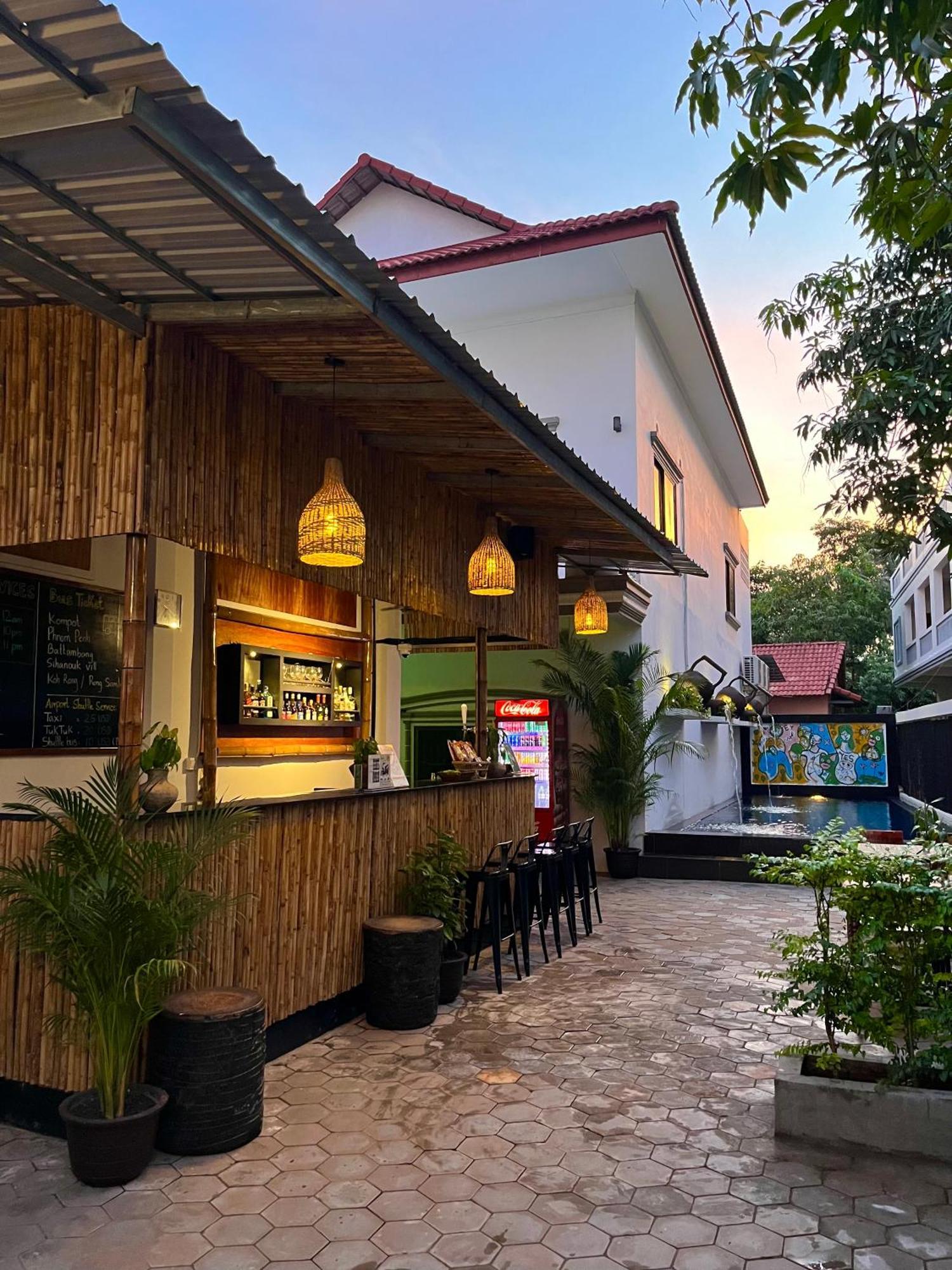 Gecko Hostel Siem Reap Exterior photo
